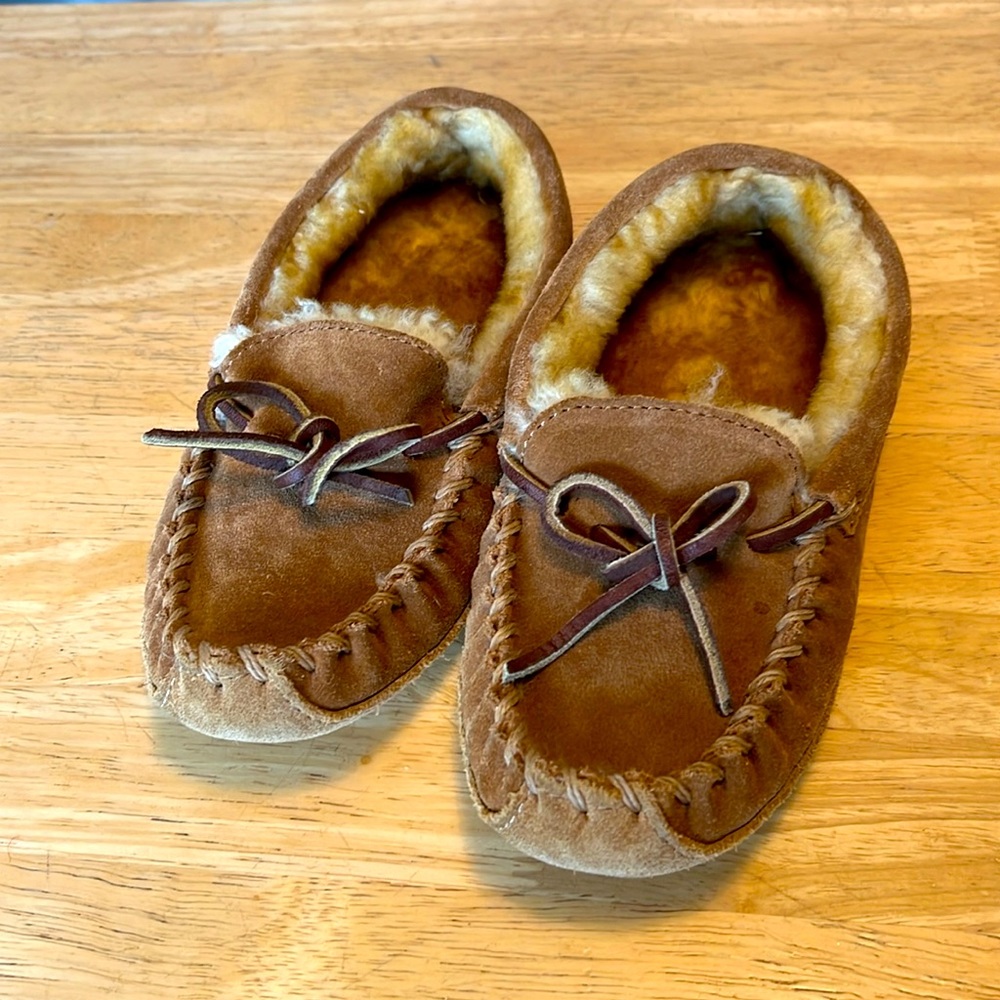 LL BEAN Kids Unisex Shearling Line Wicked Good Moccasins Suede Brown Size 13